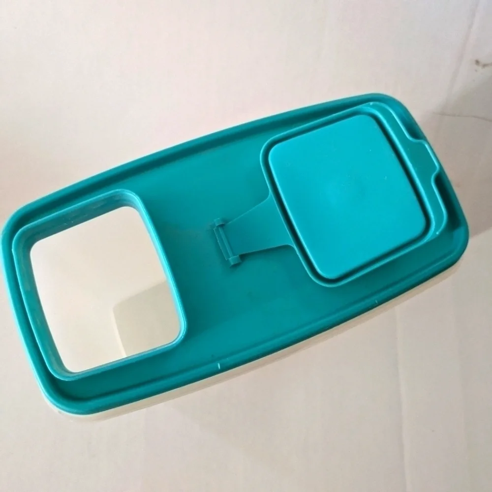 Tupperware Modular Mates Cereal Container vintage white with teal/ turquoise lid